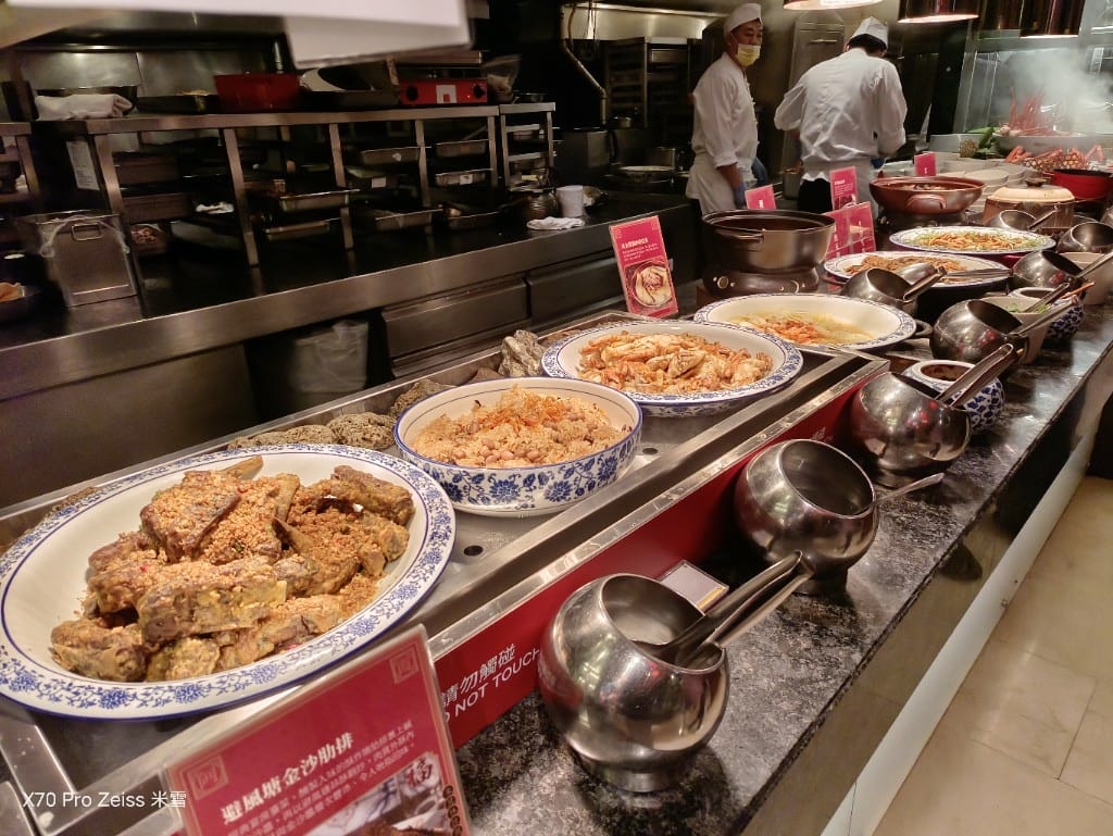【台北吃到飽】十二廚台北喜來登大飯店25訪，平日午餐阿霞飯店美食吃到飽🍻