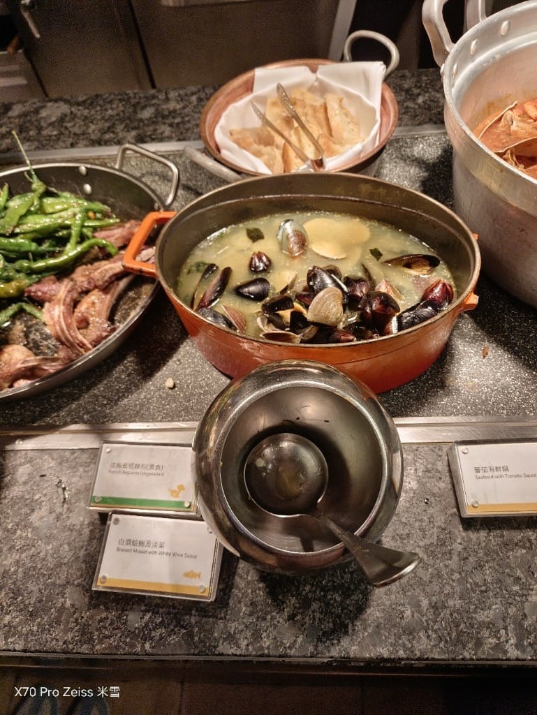 【台北吃到飽】十二廚台北喜來登大飯店25訪，平日午餐阿霞飯店美食吃到飽🍻