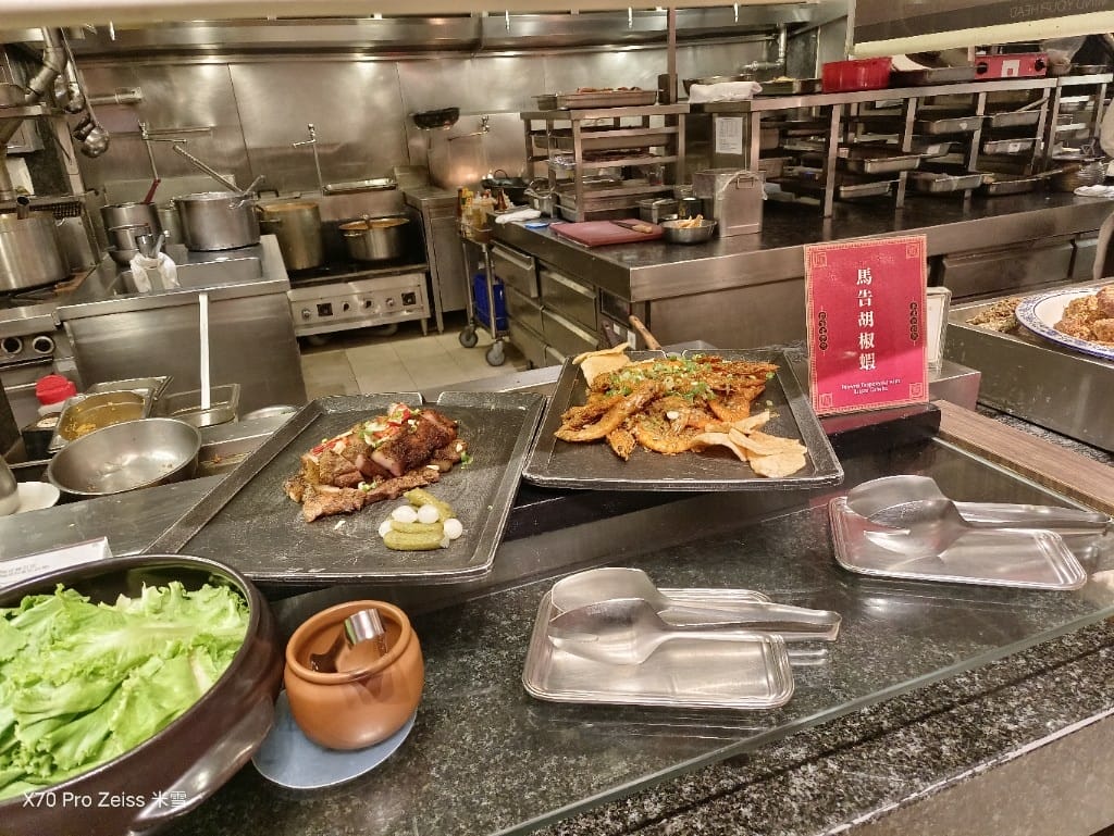 【台北吃到飽】十二廚台北喜來登大飯店25訪，平日午餐阿霞飯店美食吃到飽🍻