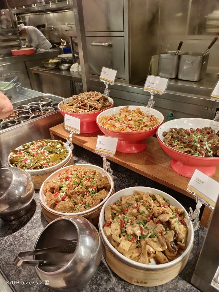【台北吃到飽】十二廚台北喜來登大飯店25訪，平日午餐阿霞飯店美食吃到飽🍻