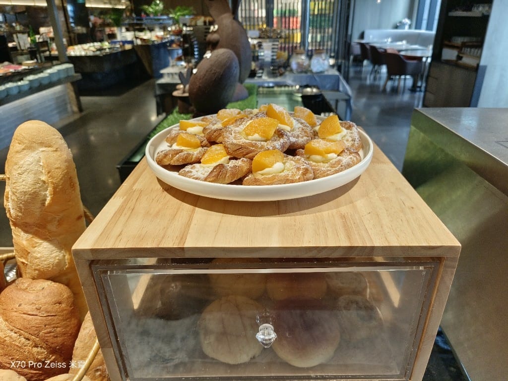 【板橋吃到飽】新板希爾頓悅市集，異國美食吃到飽❤️