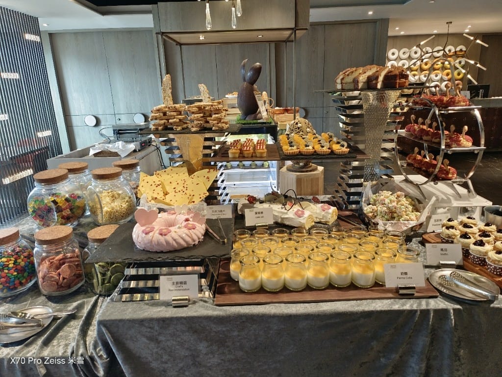 【板橋吃到飽】新板希爾頓悅市集，異國美食吃到飽❤️