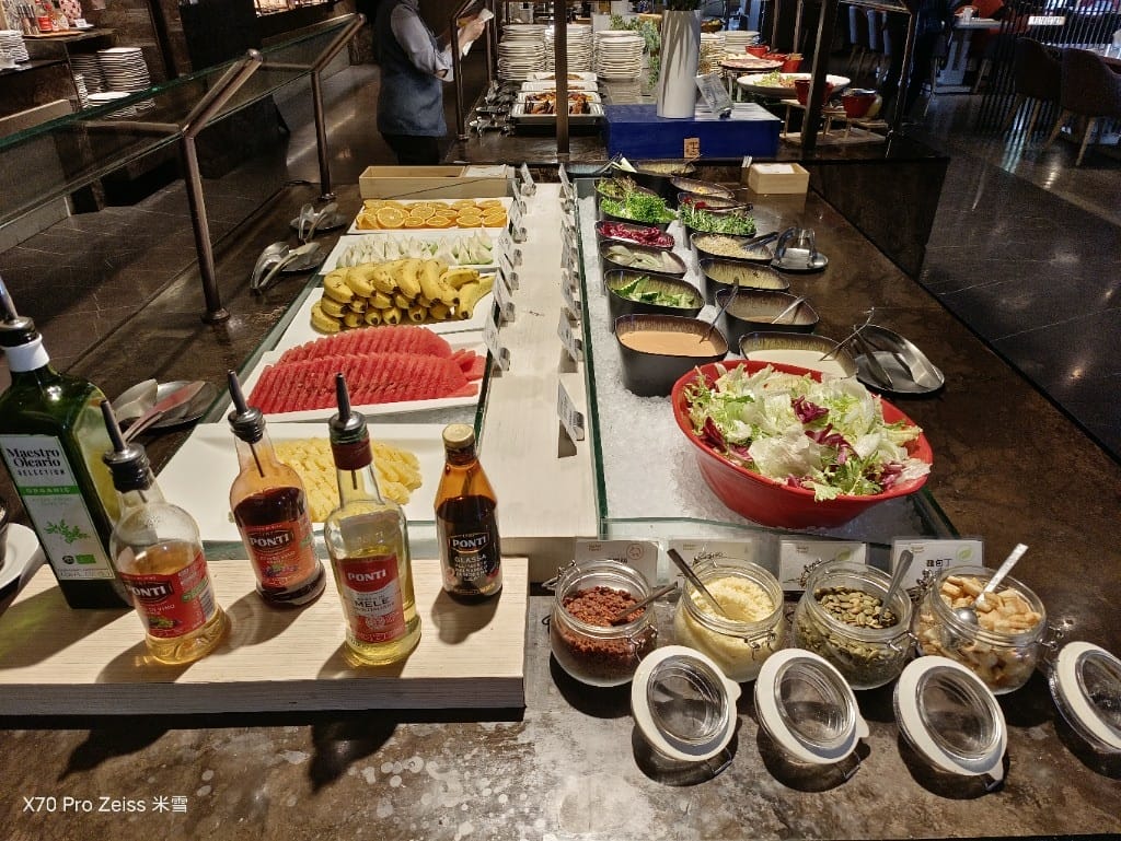 【板橋吃到飽】新板希爾頓悅市集，異國美食吃到飽❤️