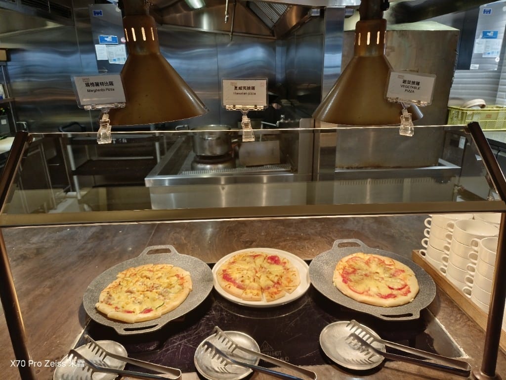 【板橋吃到飽】新板希爾頓悅市集，異國美食吃到飽❤️