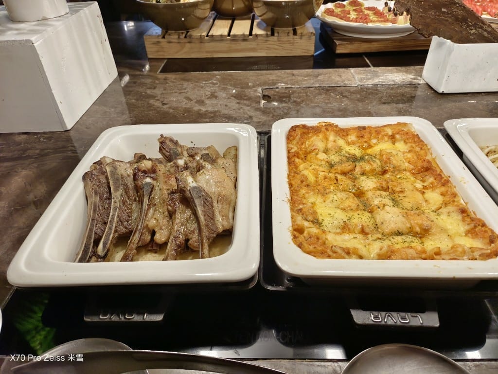 【板橋吃到飽】新板希爾頓悅市集，異國美食吃到飽❤️
