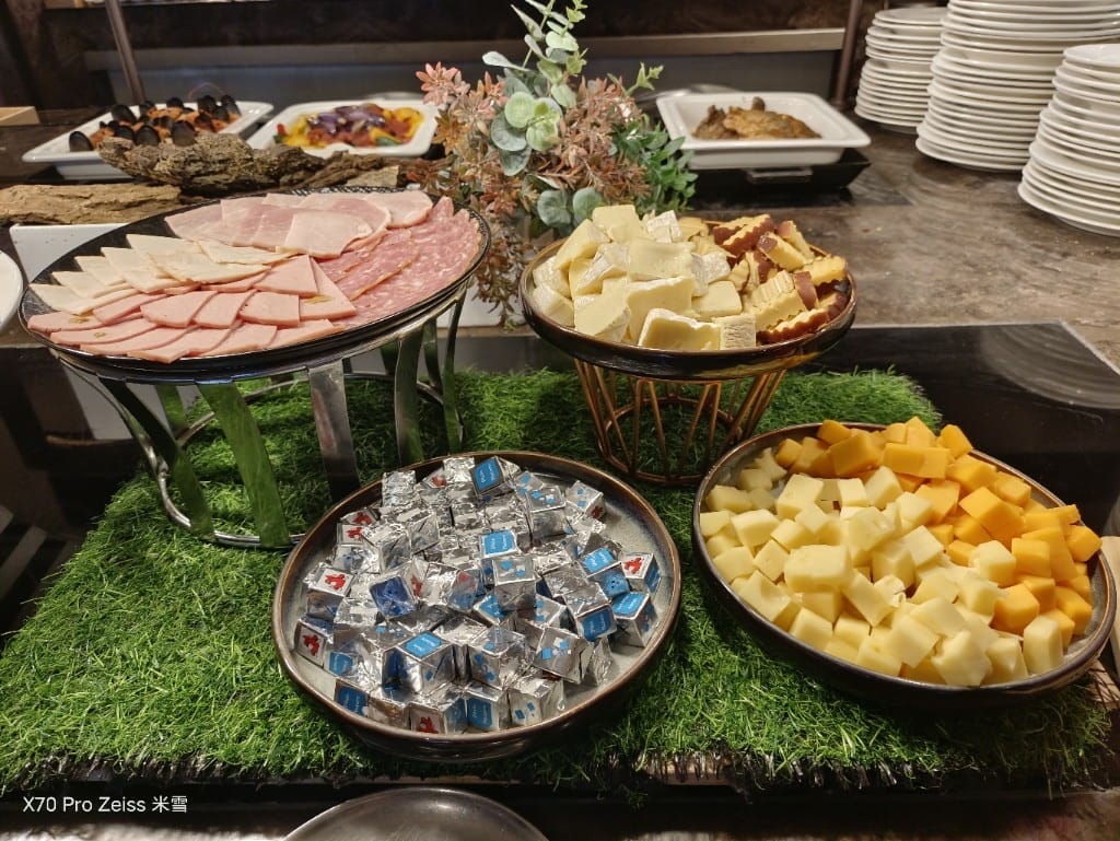 【板橋吃到飽】新板希爾頓悅市集，異國美食吃到飽❤️