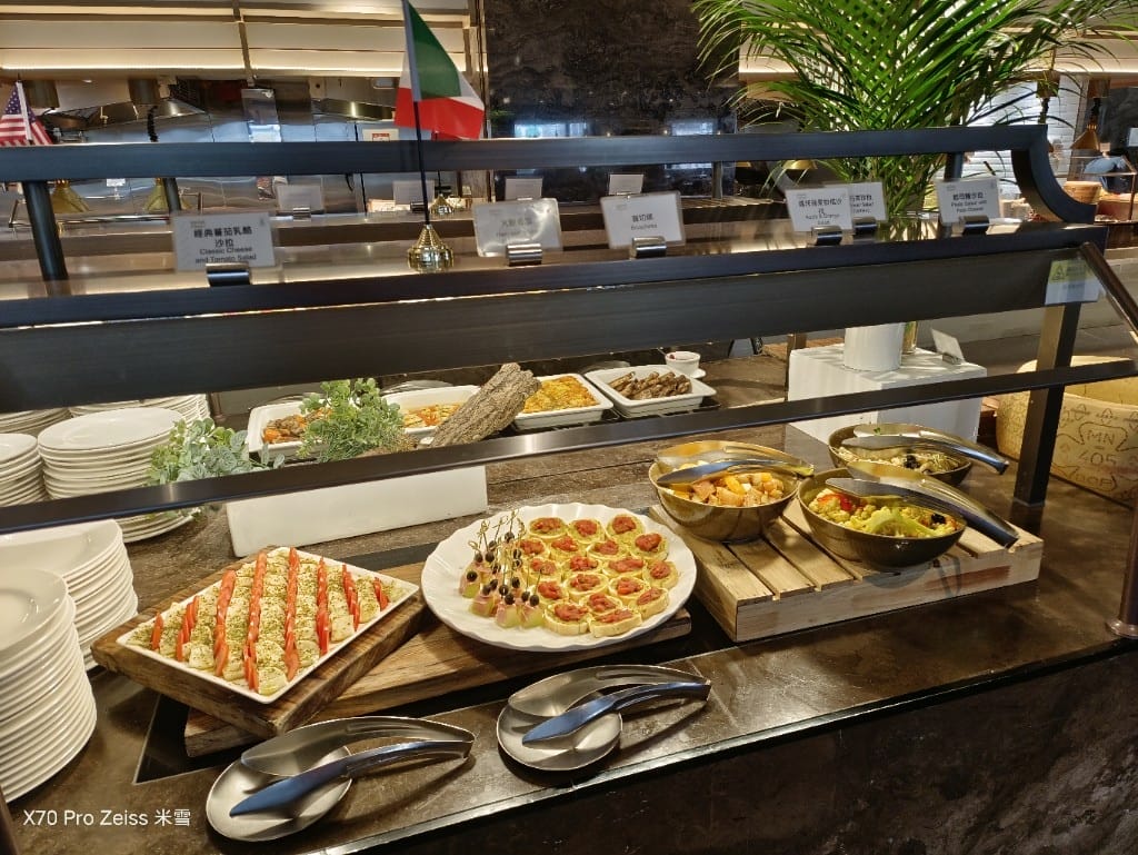 【板橋吃到飽】新板希爾頓悅市集，異國美食吃到飽❤️