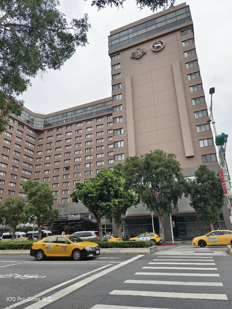 【台北吃到飽】十二廚台北喜來登大飯店26訪，平日午餐阿霞飯店美食吃到飽🍻