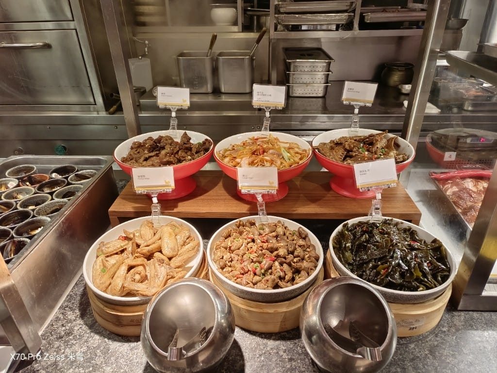 【台北吃到飽】十二廚台北喜來登大飯店26訪，平日午餐阿霞飯店美食吃到飽🍻