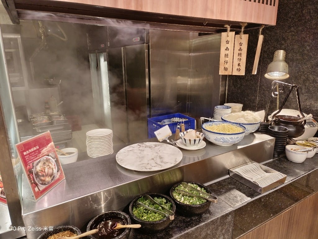 【台北吃到飽】十二廚台北喜來登大飯店26訪，平日午餐阿霞飯店美食吃到飽🍻