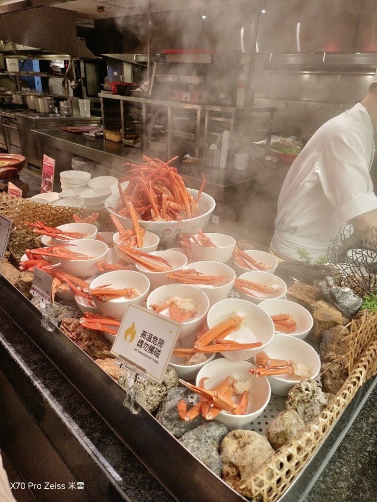 【台北吃到飽】十二廚台北喜來登大飯店26訪，平日午餐阿霞飯店美食吃到飽🍻