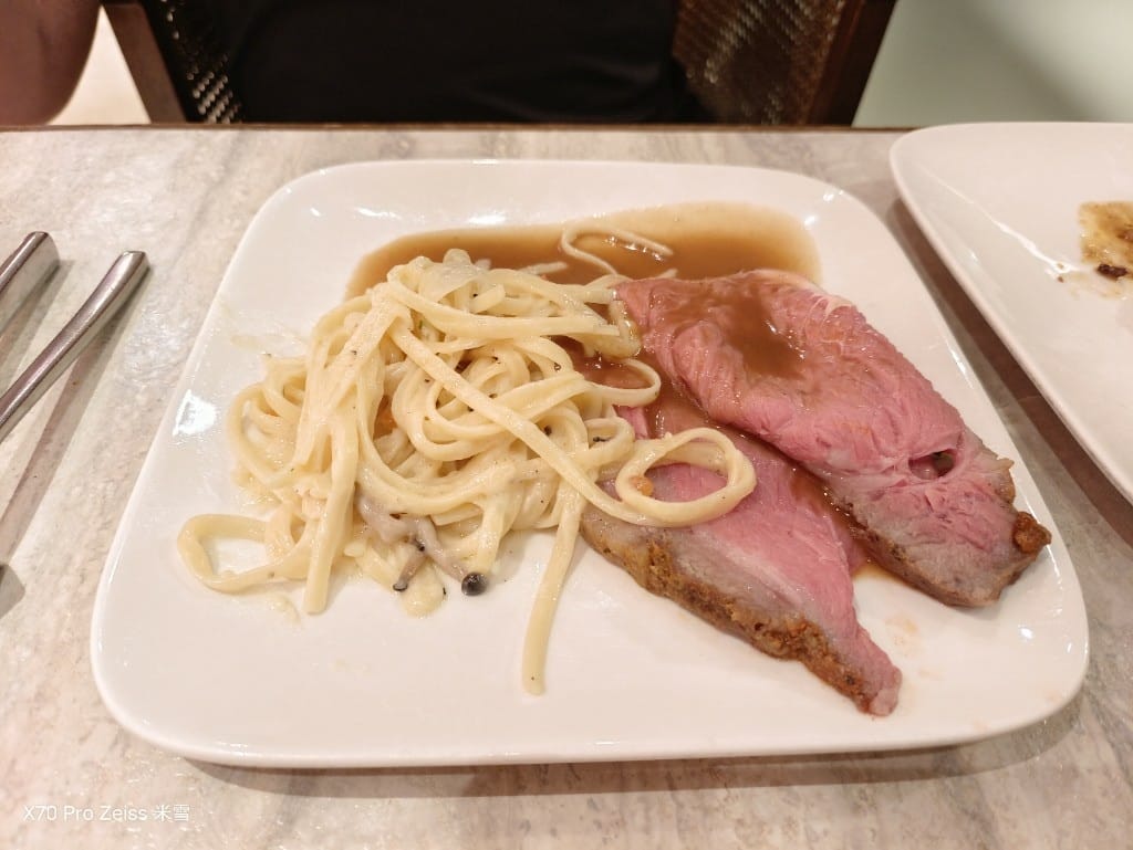 【台北吃到飽】十二廚台北喜來登大飯店26訪，平日午餐阿霞飯店美食吃到飽🍻