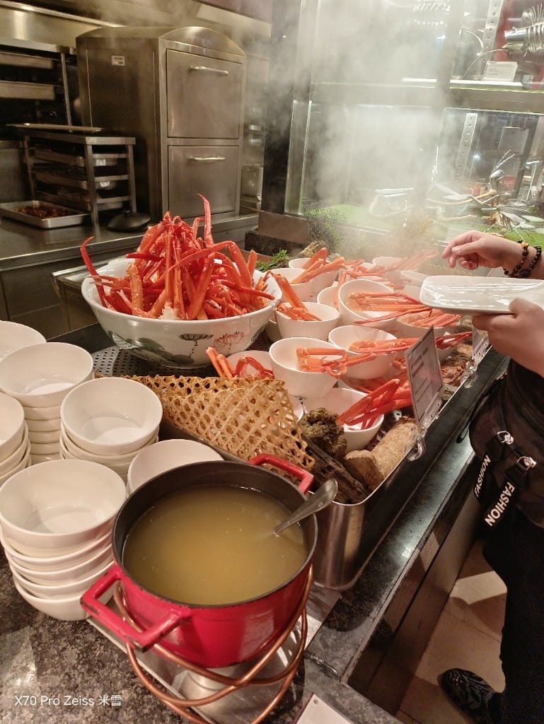 【台北吃到飽】十二廚台北喜來登大飯店26訪，平日午餐阿霞飯店美食吃到飽🍻