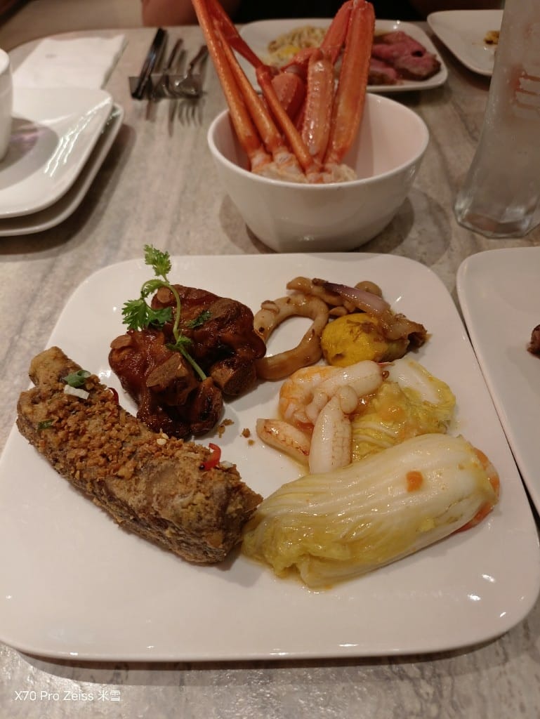 【台北吃到飽】十二廚台北喜來登大飯店26訪，平日午餐阿霞飯店美食吃到飽🍻