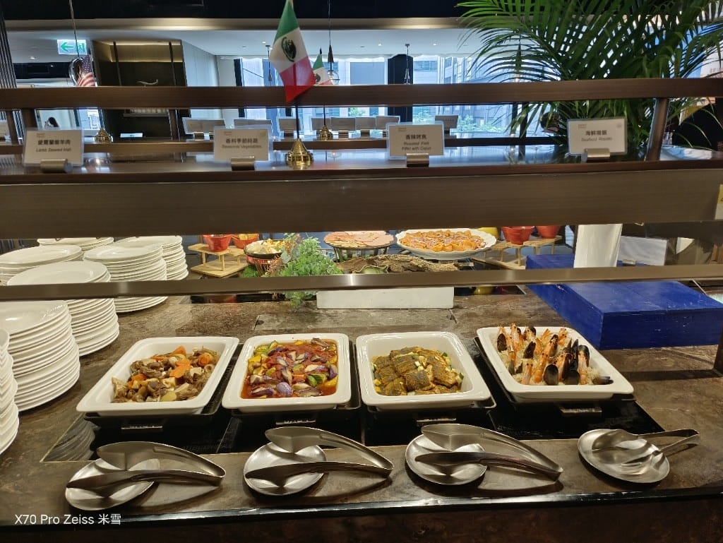 【板橋吃到飽】新板希爾頓悅市集，六月開始威靈頓牛排吃到飽❤️