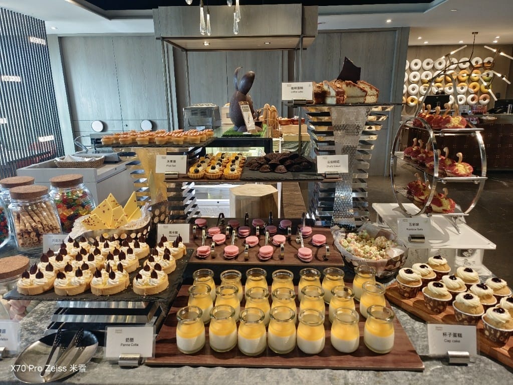 【板橋吃到飽】新板希爾頓悅市集，六月開始威靈頓牛排吃到飽❤️