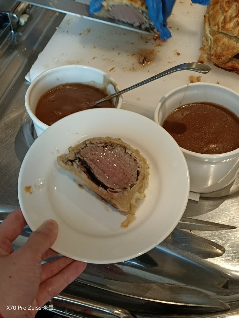 【板橋吃到飽】新板希爾頓悅市集，六月開始威靈頓牛排吃到飽❤️