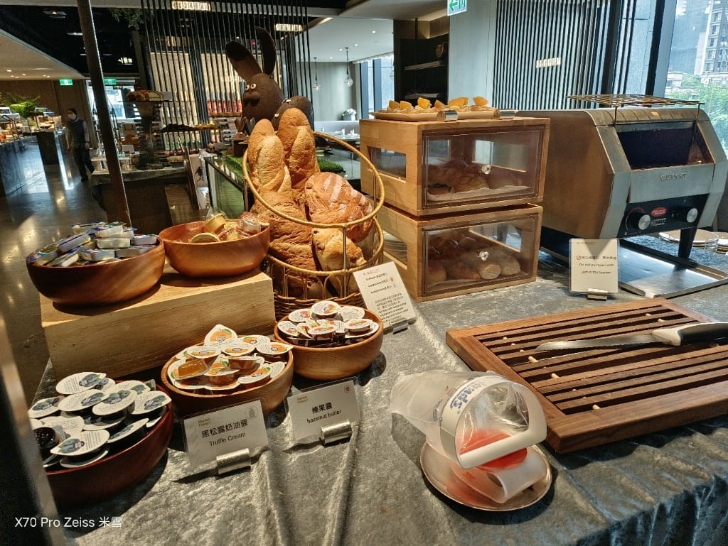 【板橋吃到飽】新板希爾頓悅市集，六月開始威靈頓牛排吃到飽❤️