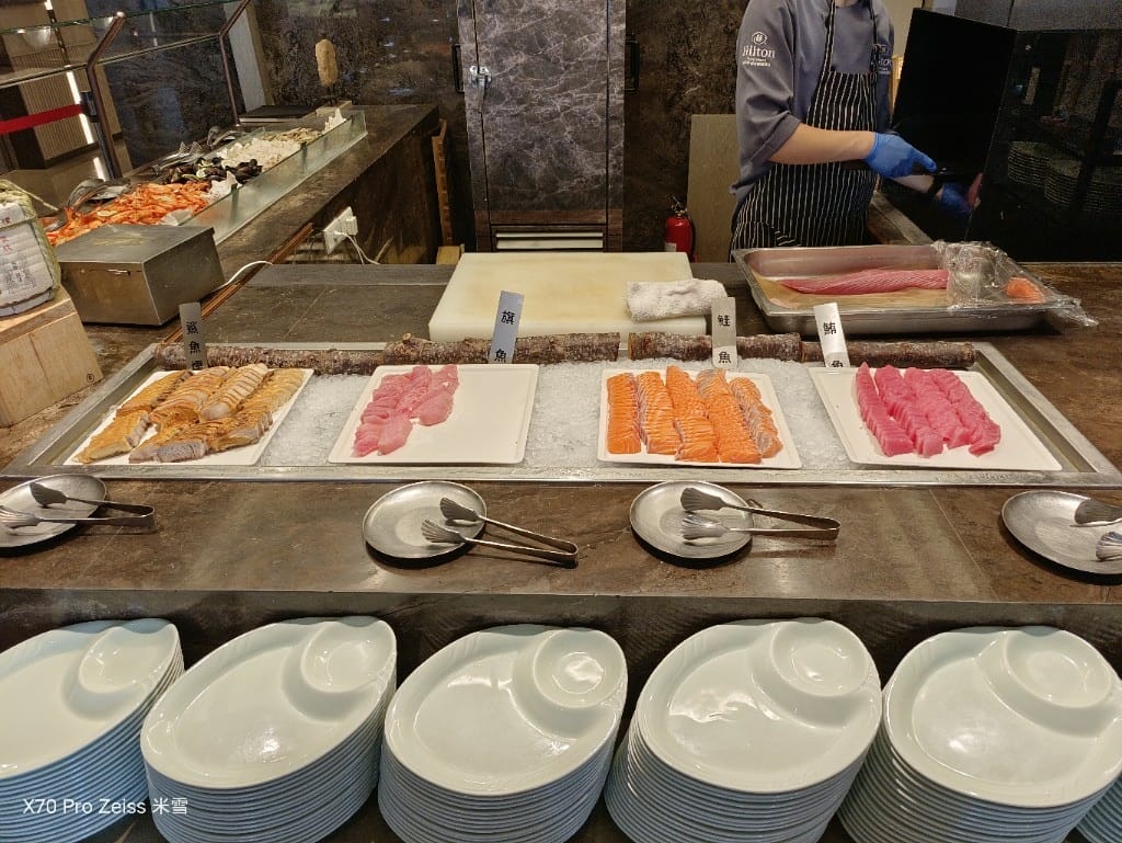 【板橋吃到飽】新板希爾頓悅市集，六月開始威靈頓牛排吃到飽❤️