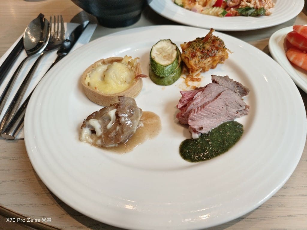 【板橋吃到飽】新板希爾頓悅市集，六月開始威靈頓牛排吃到飽❤️