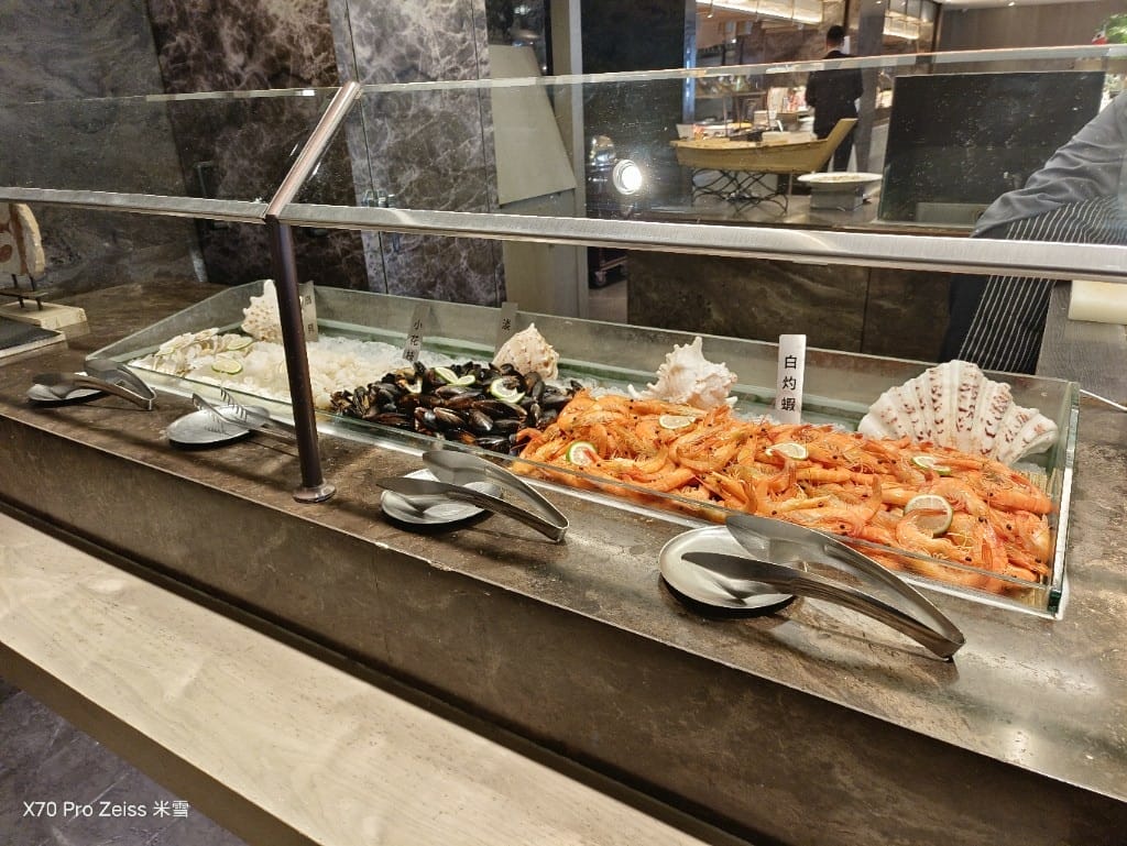 【板橋吃到飽】新板希爾頓悅市集，六月開始威靈頓牛排吃到飽❤️