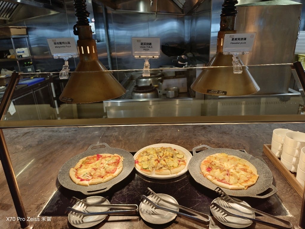 【板橋吃到飽】新板希爾頓悅市集，六月開始威靈頓牛排吃到飽❤️