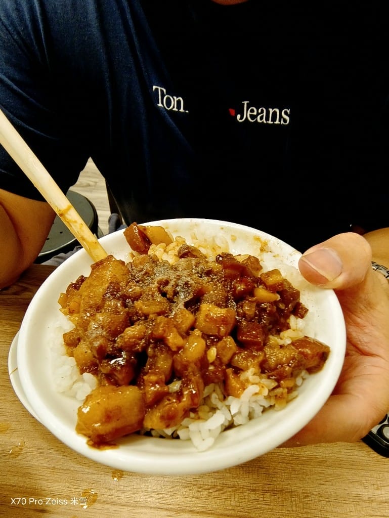 【新莊美食】大塊ㄟ魯肉飯，新莊夜市裡的美味滷肉飯❤️