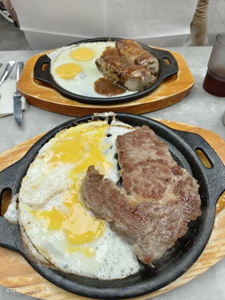 【新莊美食】樂陽牛排館，再訪不到$200的平價好吃牛排館，還有酥皮濃湯哦！