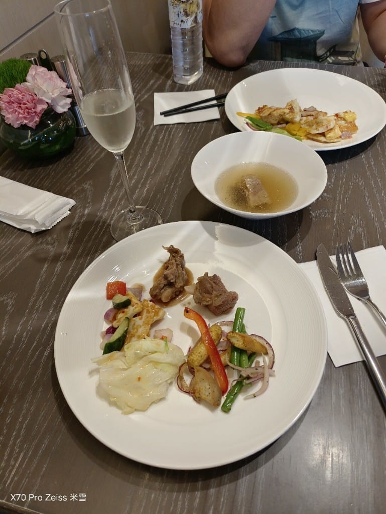 【板橋住宿】台北新板希爾頓酒店住宿,豪華套房開箱❤️ - 第40張圖 【板橋住宿】台北新板希爾頓酒店住宿,豪華套房開箱❤️