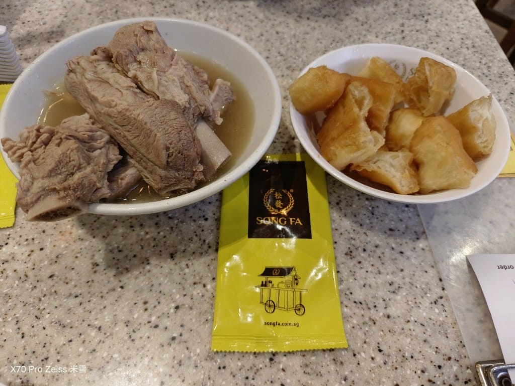 【新加坡美食】松發肉骨茶，到星耀樟宜大啖肉骨茶❤️