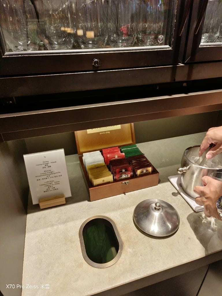 【桃園機場一航&香港國泰頭等貴賓室】ThePIER玉衡堂、TheWING寰宇堂、香港美運貴賓室、香港鏞記、桃園國泰貴賓室、畢卓樂地吃飽飽