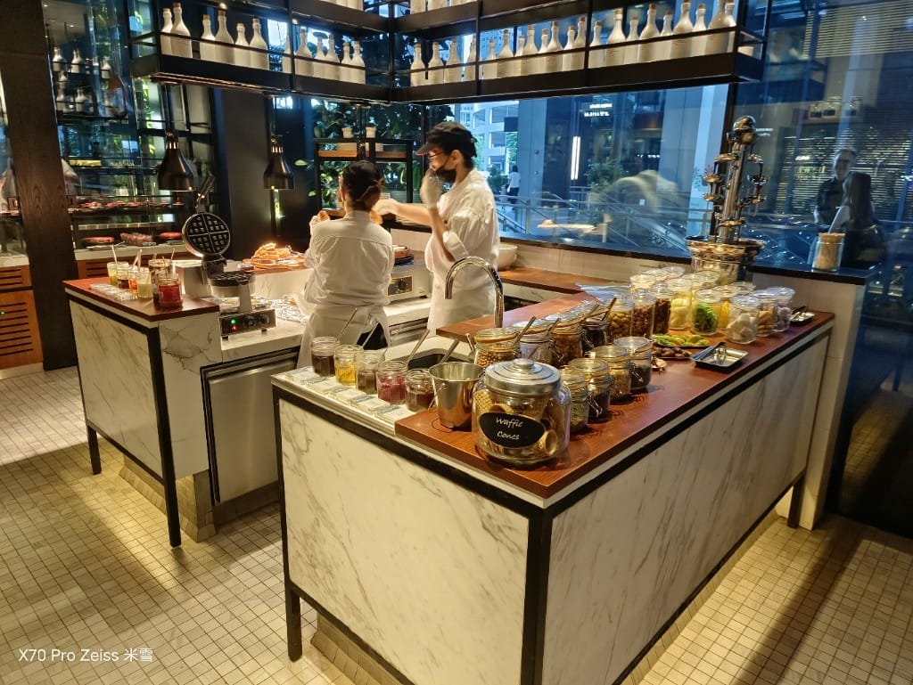 【新加坡美食】JW Marriott Hotel Singapore,Beach Road Kitchen 晚餐,buffet生蠔雪蟹腳吃到飽❤️ - 第39張圖 【新加坡美食】JW Marriott Hotel Singapore,Beach Road Kitchen 晚餐,buffet生蠔雪蟹腳吃到飽❤️