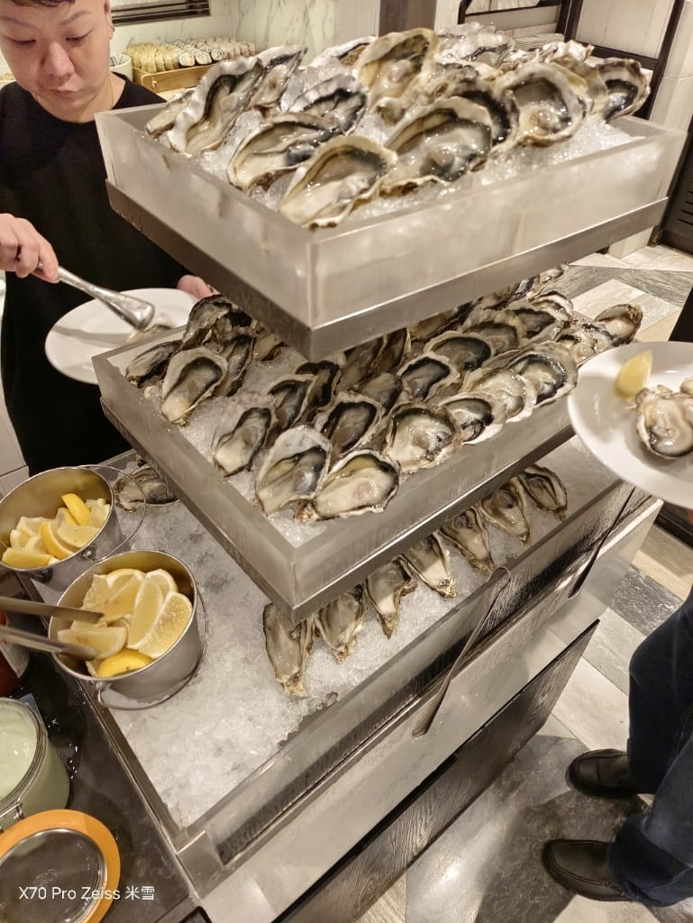 【新加坡美食】JW Marriott Hotel Singapore,Beach Road Kitchen 晚餐,buffet生蠔雪蟹腳吃到飽❤️ - 第22張圖 【新加坡美食】JW Marriott Hotel Singapore,Beach Road Kitchen 晚餐,buffet生蠔雪蟹腳吃到飽❤️
