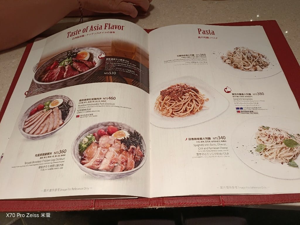 【桃園機場一航&香港國泰頭等貴賓室】ThePIER玉衡堂、TheWING寰宇堂、香港美運貴賓室、香港鏞記、桃園國泰貴賓室、畢卓樂地吃飽飽