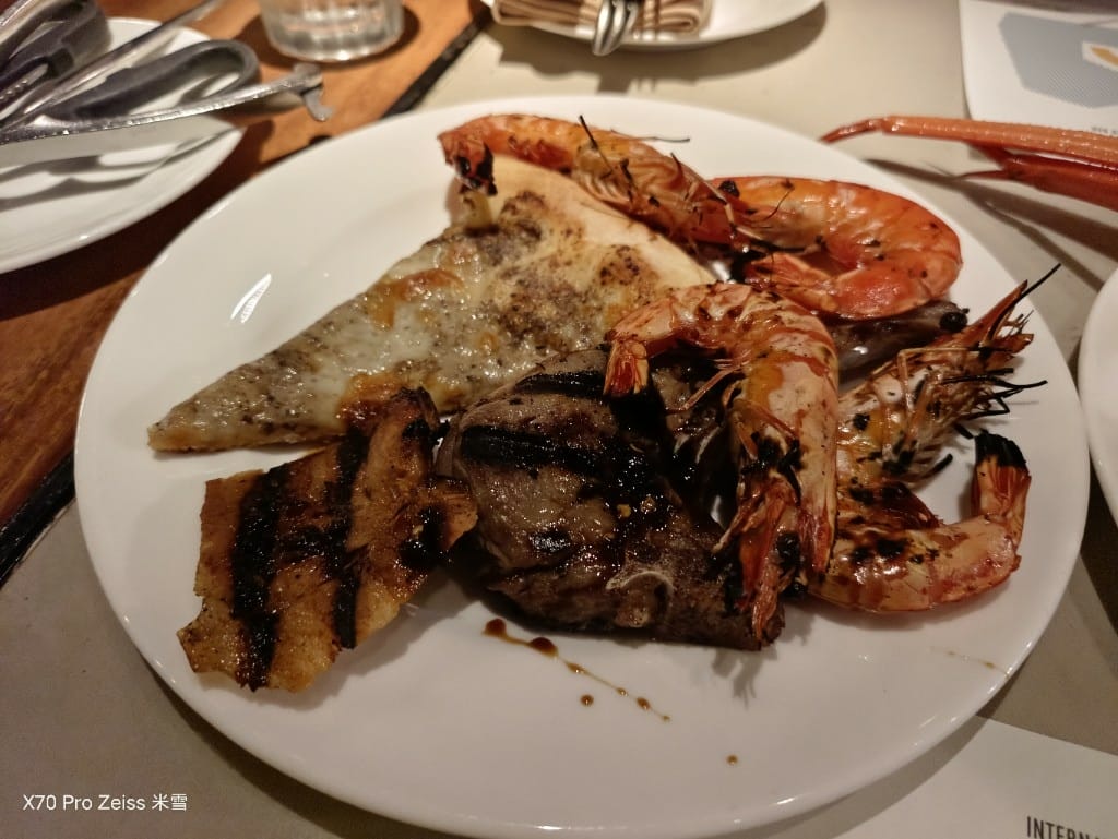 【新加坡美食】JW Marriott Hotel Singapore,Beach Road Kitchen 晚餐,buffet生蠔雪蟹腳吃到飽❤️ - 第37張圖 【新加坡美食】JW Marriott Hotel Singapore,Beach Road Kitchen 晚餐,buffet生蠔雪蟹腳吃到飽❤️
