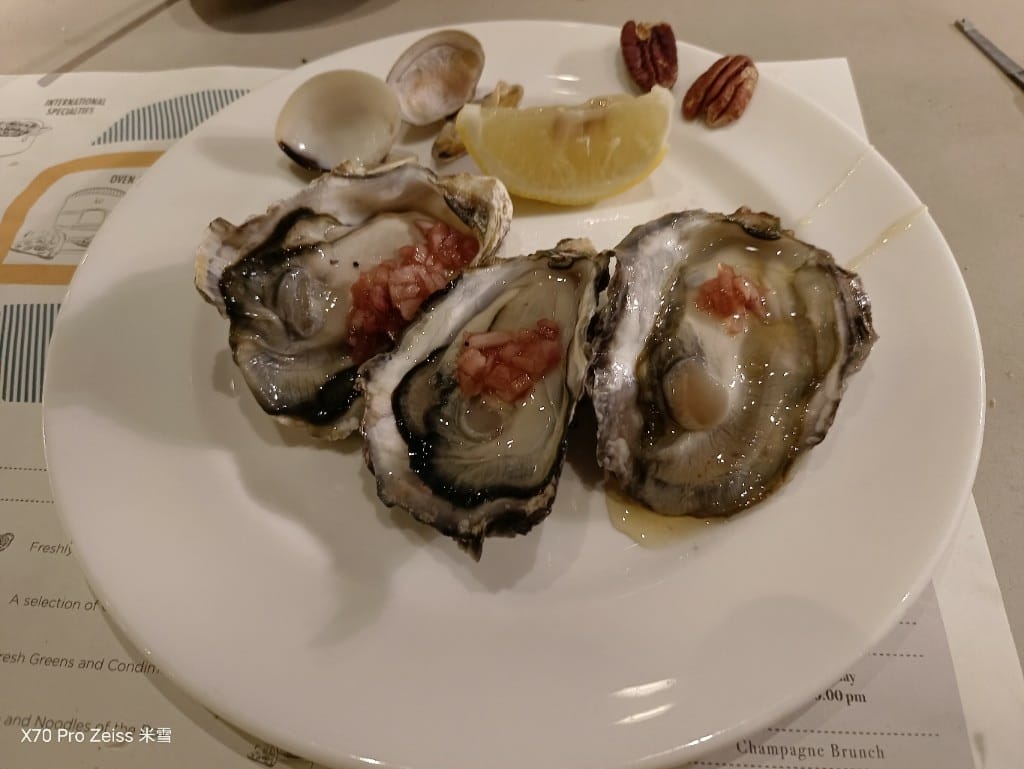 【新加坡美食】JW Marriott Hotel Singapore,Beach Road Kitchen 晚餐,buffet生蠔雪蟹腳吃到飽❤️ - 第28張圖 【新加坡美食】JW Marriott Hotel Singapore,Beach Road Kitchen 晚餐,buffet生蠔雪蟹腳吃到飽❤️