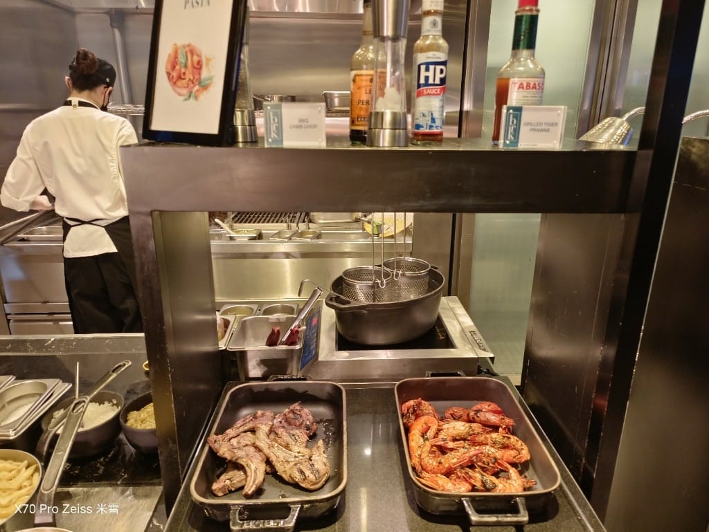 【新加坡美食】JW Marriott Hotel Singapore,Beach Road Kitchen 晚餐,buffet生蠔雪蟹腳吃到飽❤️ - 第10張圖 【新加坡美食】JW Marriott Hotel Singapore,Beach Road Kitchen 晚餐,buffet生蠔雪蟹腳吃到飽❤️