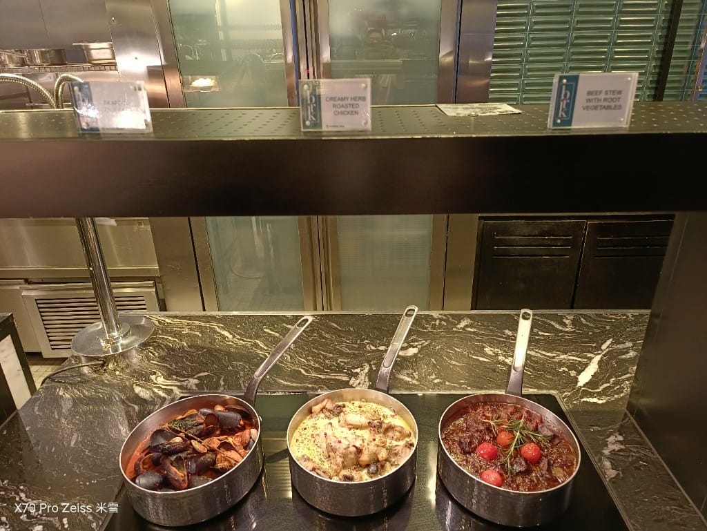 【新加坡美食】JW Marriott Hotel Singapore,Beach Road Kitchen 晚餐,buffet生蠔雪蟹腳吃到飽❤️ - 第9張圖 【新加坡美食】JW Marriott Hotel Singapore,Beach Road Kitchen 晚餐,buffet生蠔雪蟹腳吃到飽❤️