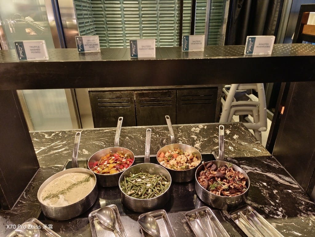 【新加坡美食】JW Marriott Hotel Singapore,Beach Road Kitchen 晚餐,buffet生蠔雪蟹腳吃到飽❤️ - 第8張圖 【新加坡美食】JW Marriott Hotel Singapore,Beach Road Kitchen 晚餐,buffet生蠔雪蟹腳吃到飽❤️
