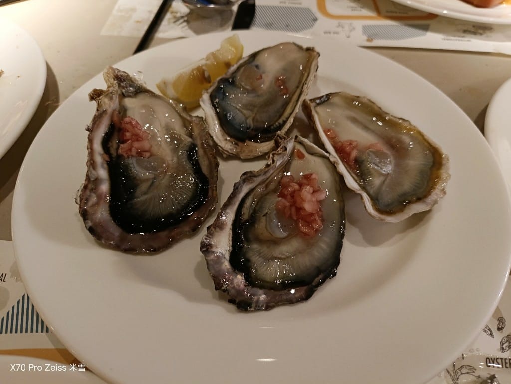 【新加坡美食】JW Marriott Hotel Singapore,Beach Road Kitchen 晚餐,buffet生蠔雪蟹腳吃到飽❤️ - 第27張圖 【新加坡美食】JW Marriott Hotel Singapore,Beach Road Kitchen 晚餐,buffet生蠔雪蟹腳吃到飽❤️