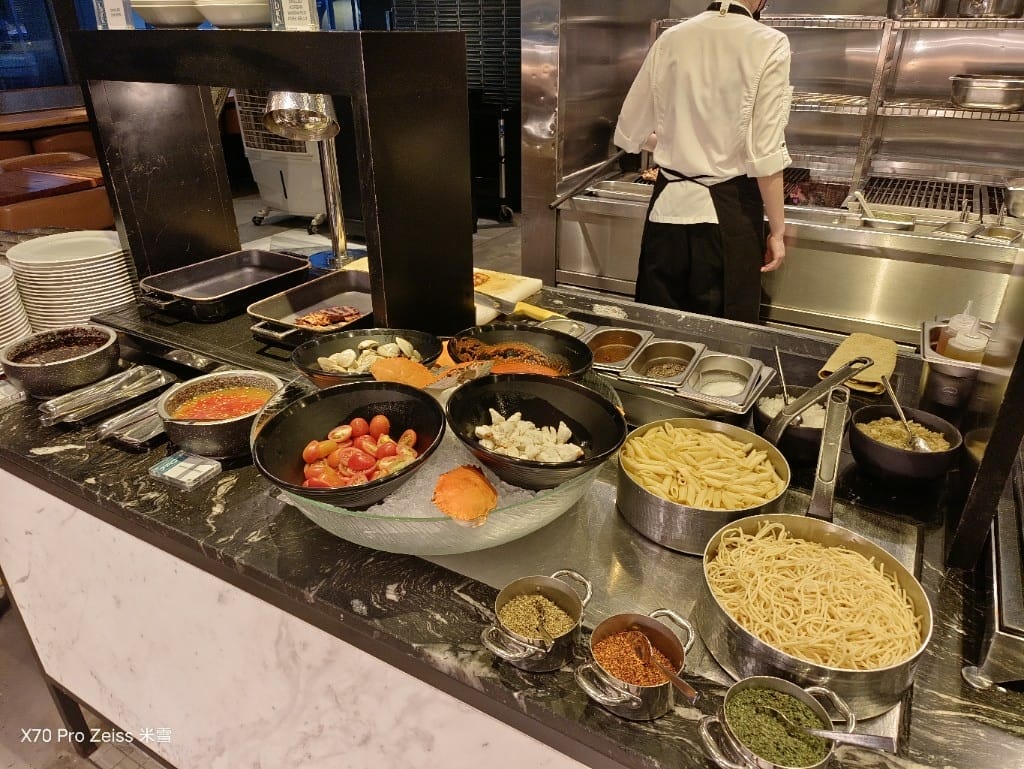 【新加坡美食】JW Marriott Hotel Singapore,Beach Road Kitchen 晚餐,buffet生蠔雪蟹腳吃到飽❤️ - 第11張圖 【新加坡美食】JW Marriott Hotel Singapore,Beach Road Kitchen 晚餐,buffet生蠔雪蟹腳吃到飽❤️