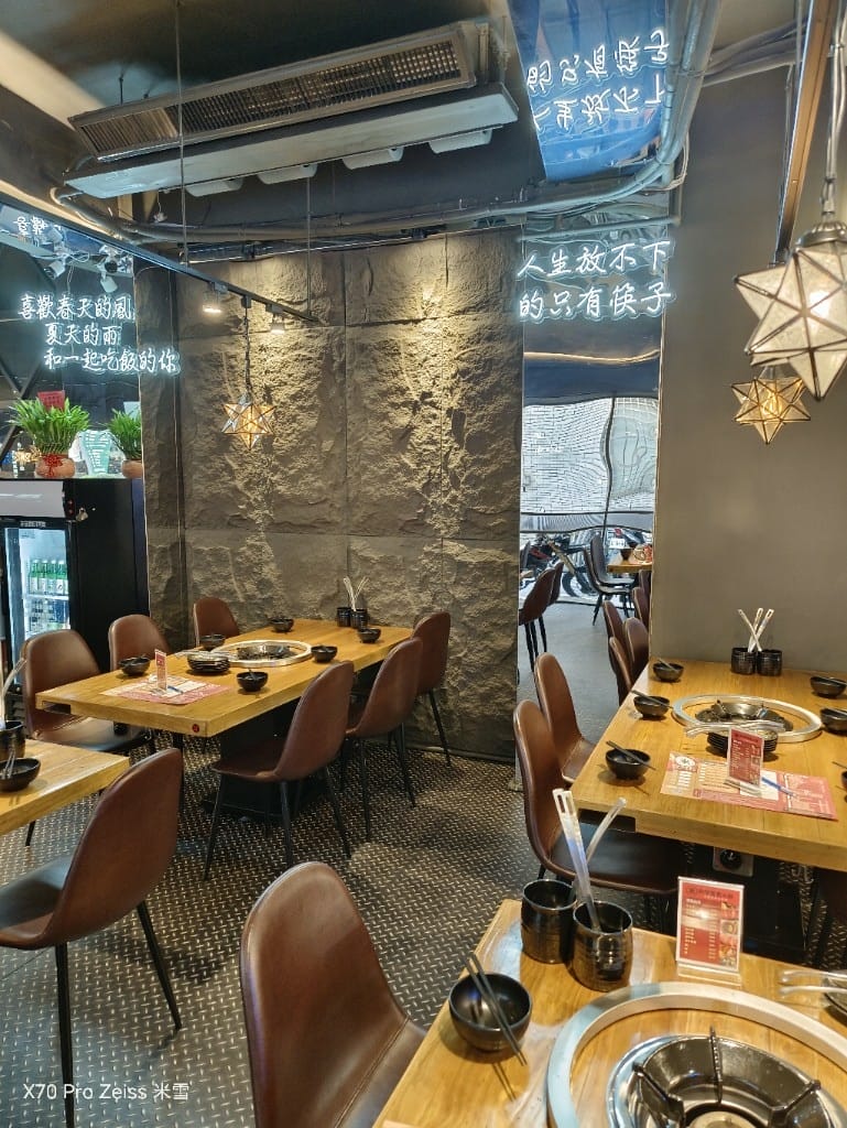 【新莊美食】米麻辣鴛鴦鍋，第一名燒肉新品牌，當日壽星送龍蝦耶！