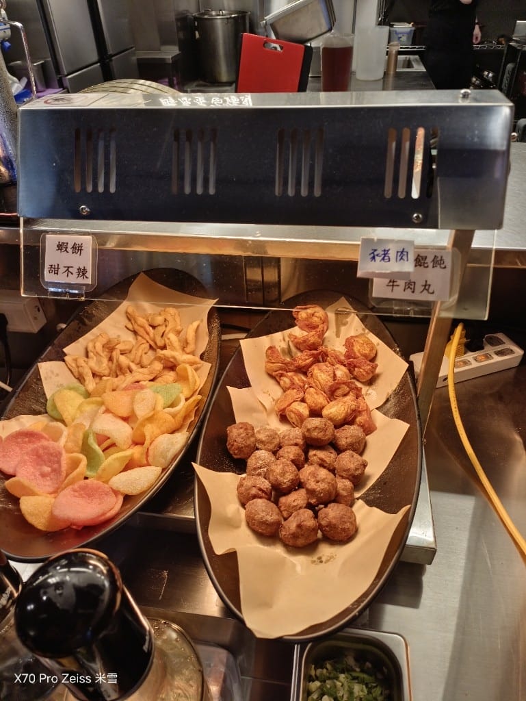 【新莊美食】米麻辣鴛鴦鍋，第一名燒肉新品牌，當日壽星送龍蝦耶！