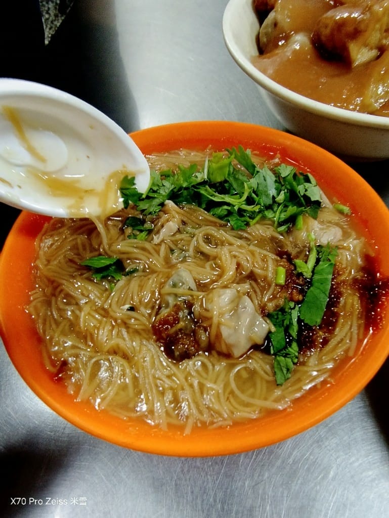 【新莊美食】中港蚵仔麵線,在地人念念不忘的麵線❤️ - 第10張圖 【新莊美食】中港蚵仔麵線,在地人念念不忘的麵線❤️