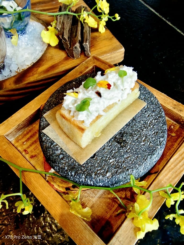 【板橋美食】藝奇日本料理岩板燒板橋麗寶店,和記憶中一樣雷的餐廳😅 - 第16張圖 【板橋美食】藝奇日本料理岩板燒板橋麗寶店,和記憶中一樣雷的餐廳😅