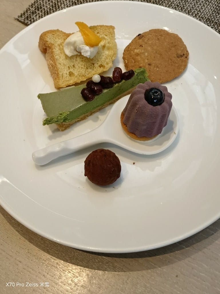 【台北吃到飽】香格里拉遠企CAFE12訪，蒙古大漠美食買一送一❤️