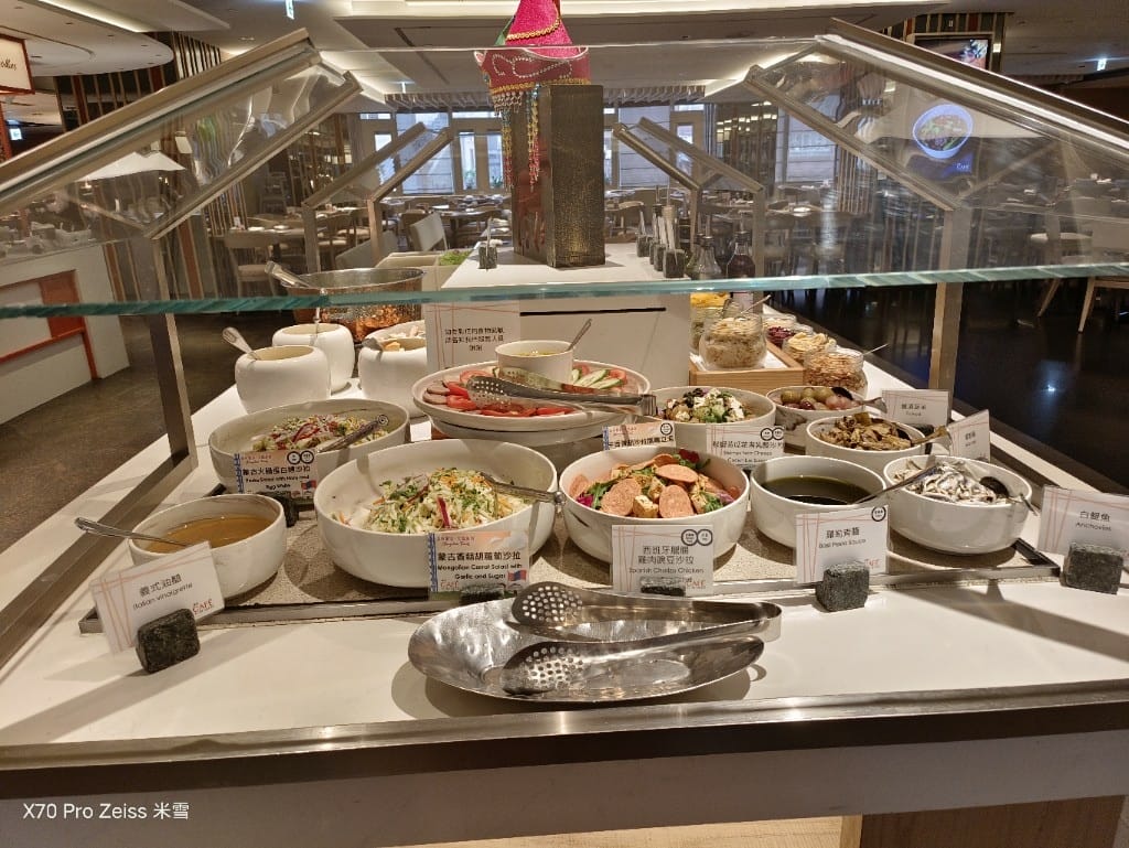 【台北吃到飽】香格里拉遠企CAFE12訪，蒙古大漠美食買一送一❤️