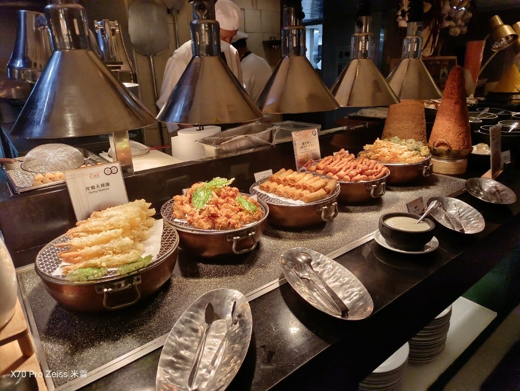 【台北吃到飽】香格里拉遠企CAFE12訪，蒙古大漠美食買一送一❤️