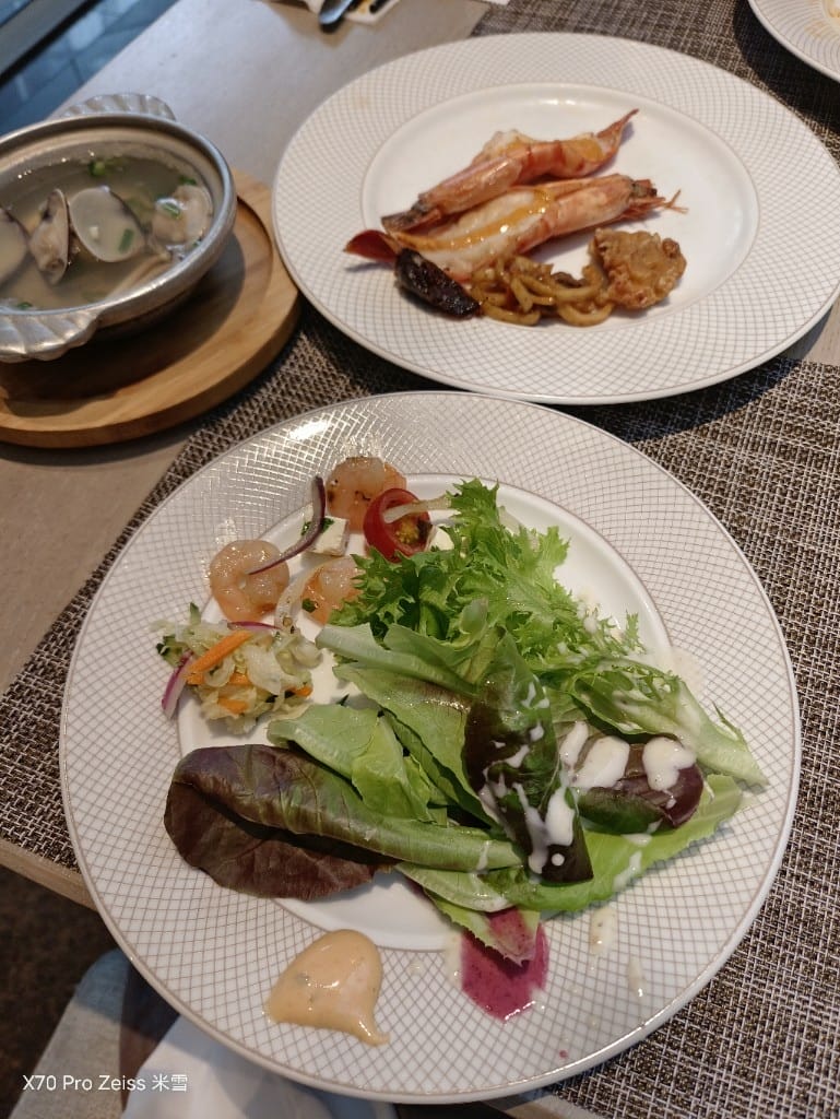 【台北吃到飽】香格里拉遠企CAFE12訪，蒙古大漠美食買一送一❤️