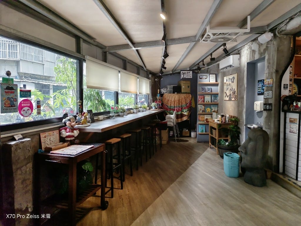 【板橋美食】蓋子美式餐廳，太美味的花生熔岩菠蘿漢堡❤️